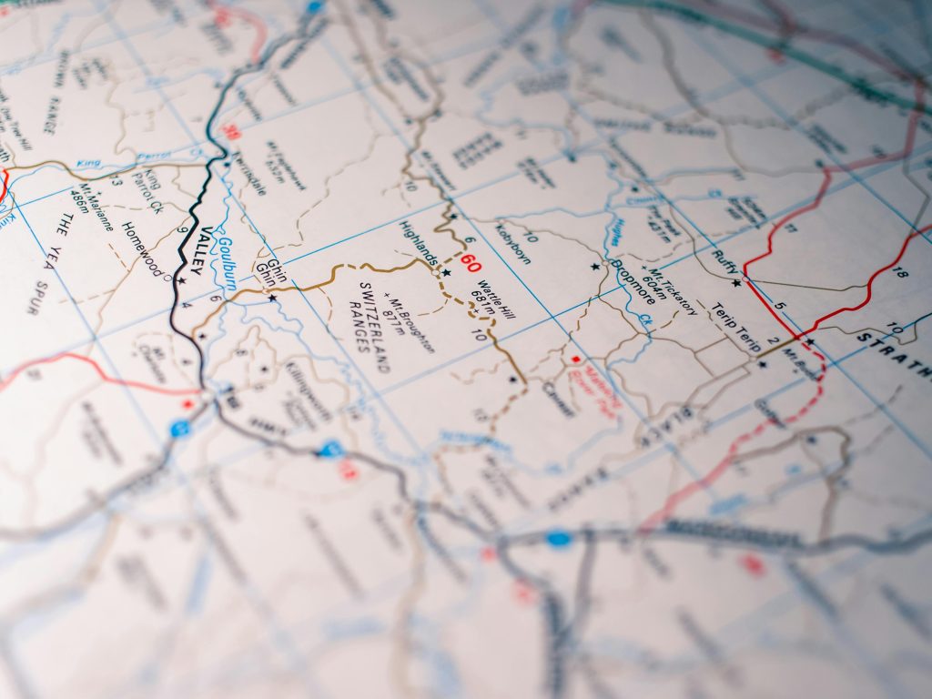 Ilustrasi sistem peta digital RDTR dalam OSS RBA yang mewajibkan validasi kesesuaian tata ruang dan SHP Poligon